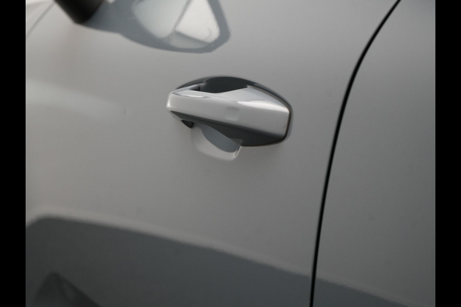 Volvo XC40 T4 Recharge R-Design PHEV 211pk Dealer O.H. | Panodak | Adaptive Cruise | Camera | Harman / Kardon | Alcantara Sportstoelen Memory & Verwarmd | Keyless | Blis | Stuur Verwarmd | Apple Carplay | 19"L.M | Plug In Hybrid |