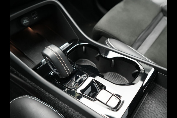 Volvo XC40 T4 Recharge R-Design PHEV 211pk Dealer O.H. | Panodak | Adaptive Cruise | Camera | Harman / Kardon | Alcantara Sportstoelen Memory & Verwarmd | Keyless | Blis | Stuur Verwarmd | Apple Carplay | 19"L.M | Plug In Hybrid |