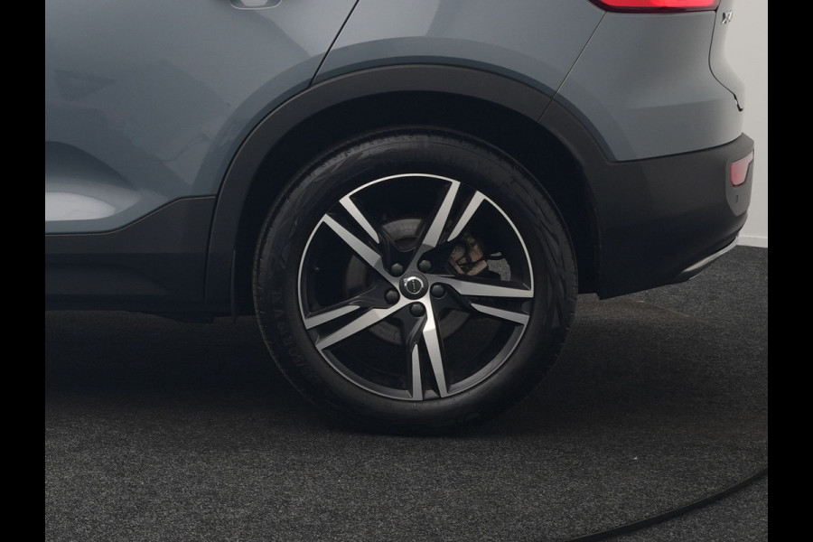 Volvo XC40 T4 Recharge R-Design PHEV 211pk Dealer O.H. | Panodak | Adaptive Cruise | Camera | Harman / Kardon | Alcantara Sportstoelen Memory & Verwarmd | Keyless | Blis | Stuur Verwarmd | Apple Carplay | 19"L.M | Plug In Hybrid |