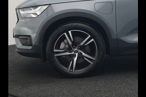 Volvo XC40 T4 Recharge R-Design PHEV 211pk Dealer O.H. | Panodak | Adaptive Cruise | Camera | Harman / Kardon | Alcantara Sportstoelen Memory & Verwarmd | Keyless | Blis | Stuur Verwarmd | Apple Carplay | 19"L.M | Plug In Hybrid |