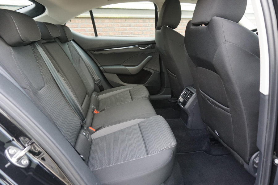 Škoda Octavia 1.0 e-TSI Business Edition/DSG-7/Dealeronderhouden /1e Eigenaar.