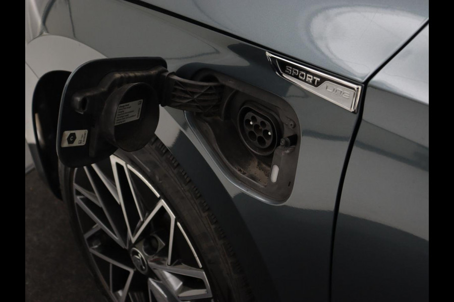 Škoda Octavia 1.4 TSI iV PHEV Sportline Business | SOH 96% | Trekhaak | Stoelverwarming | Camera | Carplay | Navigatie