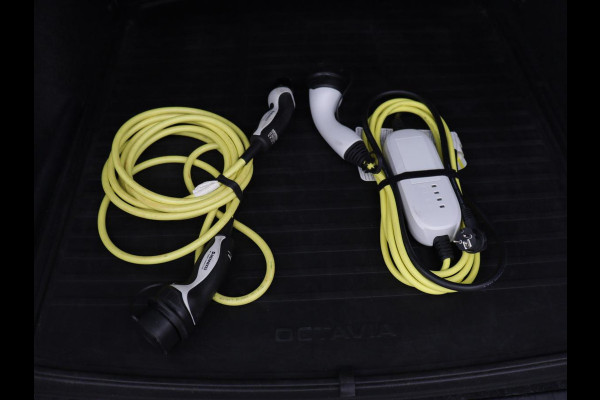 Škoda Octavia 1.4 TSI iV PHEV Sportline Business | SOH 96% | Trekhaak | Stoelverwarming | Camera | Carplay | Navigatie