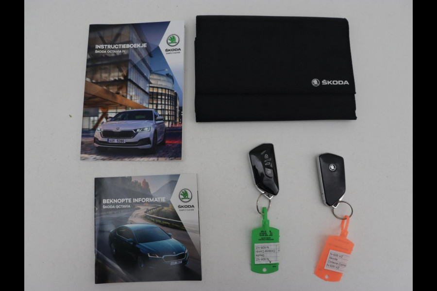 Škoda Octavia 1.4 TSI iV PHEV Sportline Business | SOH 96% | Trekhaak | Stoelverwarming | Camera | Carplay | Navigatie