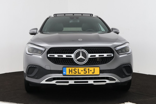 Mercedes-Benz GLA 250 e AMG Line (PANORAMADAK, SFEERVERLICHTING, STOELVERWARMING, ELEKTR STOELEN, CAMERA)