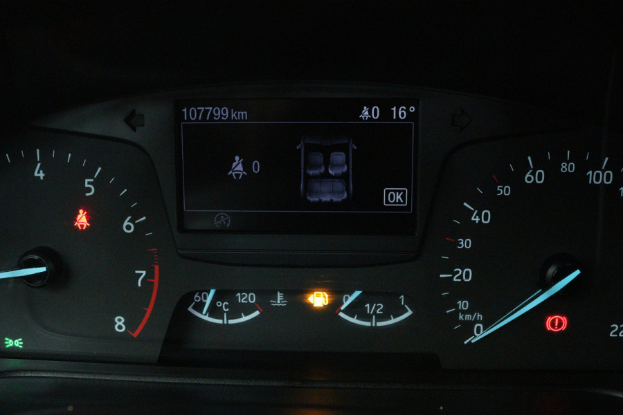 Ford Fiesta 1.0 EcoBoost ST-Line (PANORAMADAK, STOEL/STUUR VERWARMING, LANE-ASSIST, CRUISE CONTROL, NAVIGATIE, PARKEERSENSOREN)