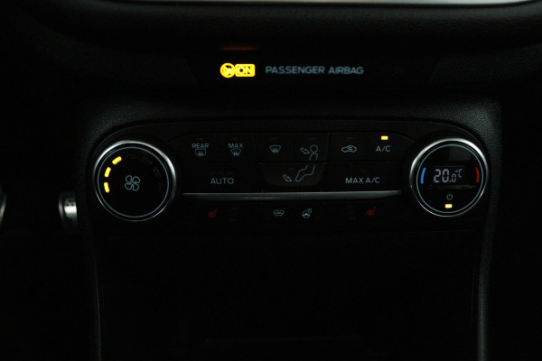 Ford Fiesta 1.0 EcoBoost ST-Line (PANORAMADAK, STOEL/STUUR VERWARMING, LANE-ASSIST, CRUISE CONTROL, NAVIGATIE, PARKEERSENSOREN)