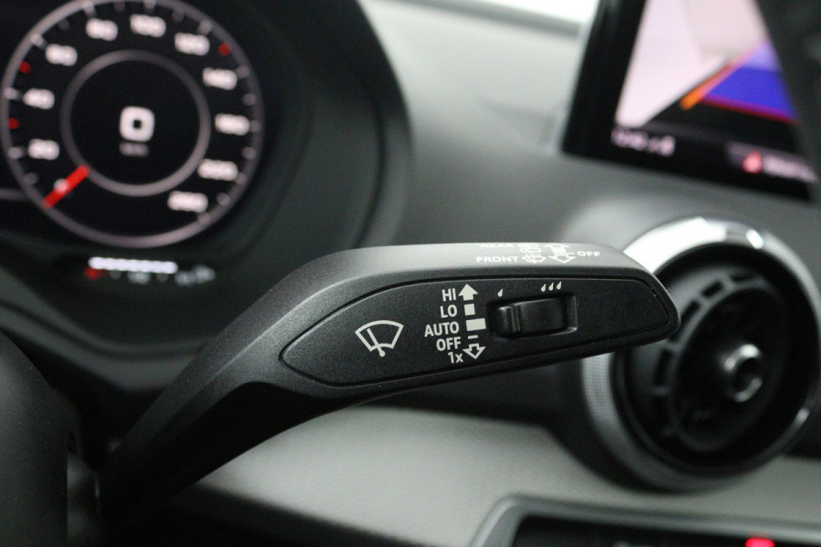 Audi Q2 35 TFSI Advanced edition (ACHTERUITRIJCAMERA, DIGITALE COCKPIT, CRUISE CONTROL ADAPTIEF, PARKEERSENSOREN)