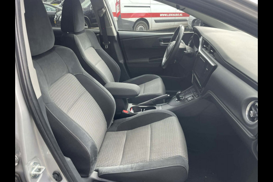 Toyota Auris 1.8 Hybrid Dynamic / camera