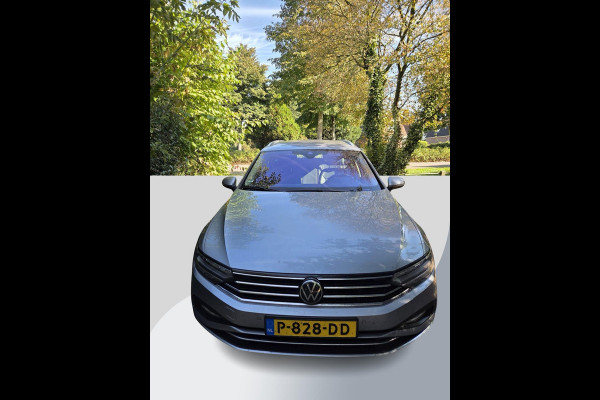 Volkswagen Passat 1.5 TSI R-Line Business + 150pk Adaptieve Cruise | Elektrische Achterklep | Stoelverwarming