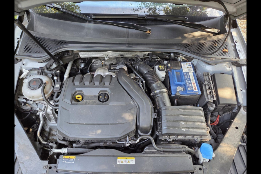 Volkswagen Passat 1.5 TSI R-Line Business + 150pk Adaptieve Cruise | Elektrische Achterklep | Stoelverwarming