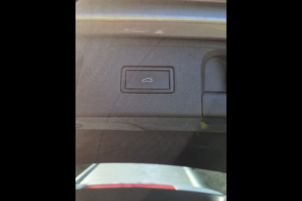 Volkswagen Passat 1.5 TSI R-Line Business + 150pk Adaptieve Cruise | Elektrische Achterklep | Stoelverwarming