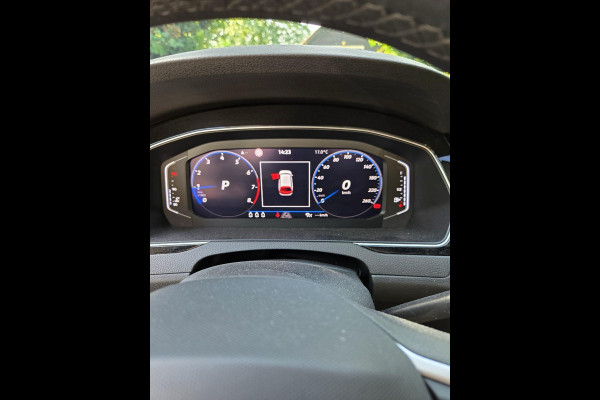 Volkswagen Passat 1.5 TSI R-Line Business + 150pk Adaptieve Cruise | Elektrische Achterklep | Stoelverwarming
