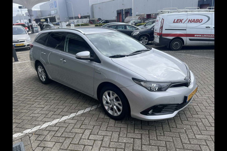 Toyota Auris 1.8 Hybrid Dynamic / camera