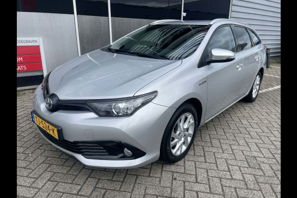 Toyota Auris 1.8 Hybrid Dynamic / camera