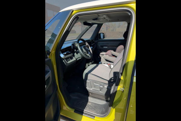 Volkswagen ID. Buzz Pure 59 kWh | 170pk Stoelverwarming | Adaptieve Cruise |  Getint glas | Nederlandse auto | Regensensor