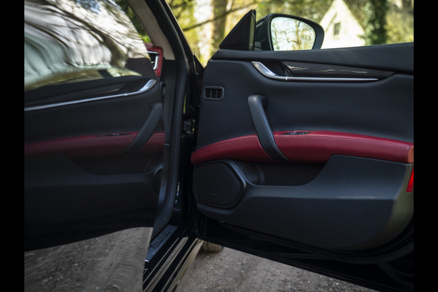 Maserati Ghibli 3.0 V6 S Q4 GranLusso | Harman/Kardon | Alcantara hemel