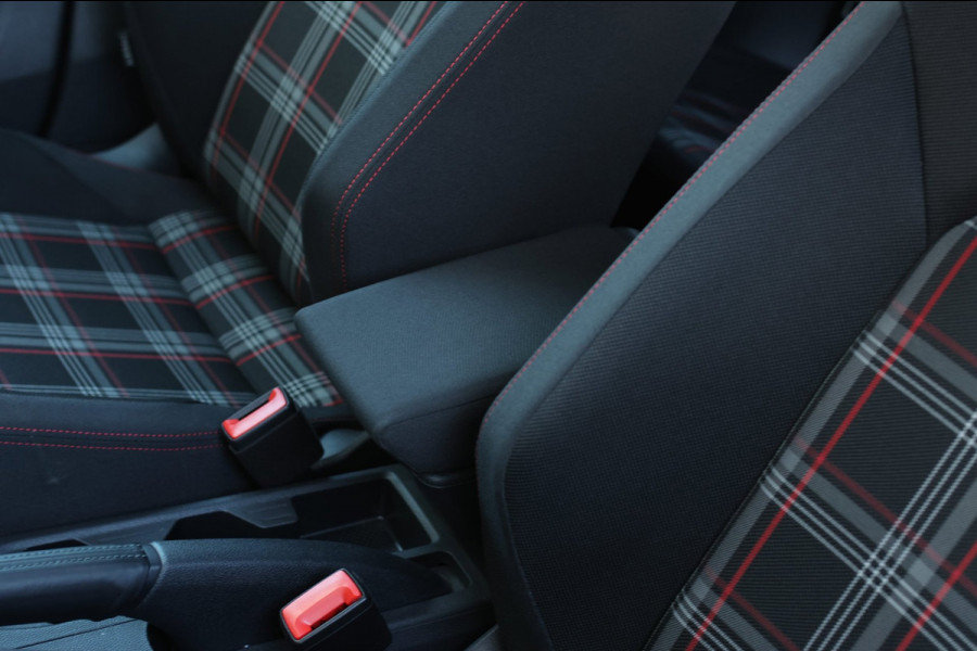 Volkswagen Polo 2.0 TSI GTI *Pano*Beats*Keyless*ACC*DSG*