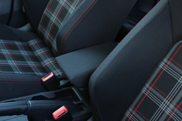 Volkswagen Polo 2.0 TSI GTI *Pano*Beats*Keyless*ACC*DSG*