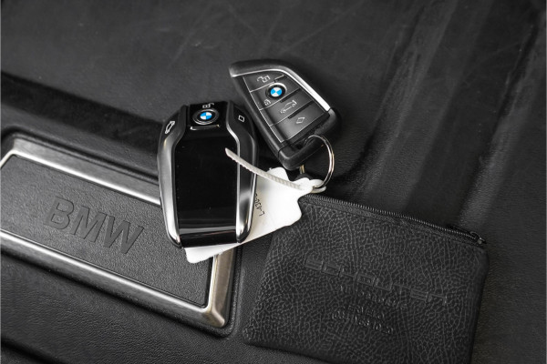 BMW X5 xDrive45e M-Sport Pano HUD Driving Ass Pro Laser Carbon H&K M-Stoel Elek Trekhaak