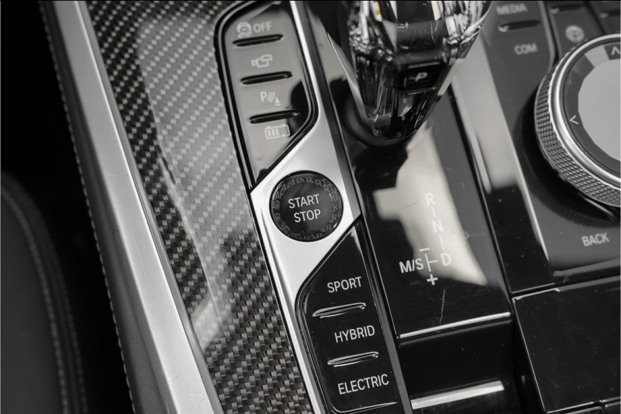 BMW X5 xDrive45e M-Sport Pano HUD Driving Ass Pro Laser Carbon H&K M-Stoel Elek Trekhaak