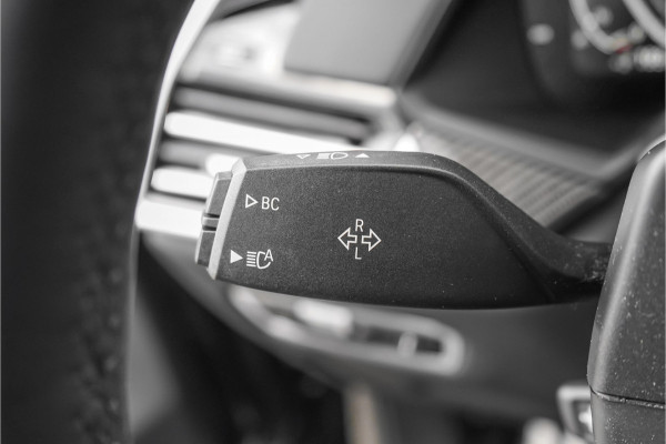 BMW X5 xDrive45e M-Sport Pano HUD Driving Ass Pro Laser Carbon H&K M-Stoel Elek Trekhaak