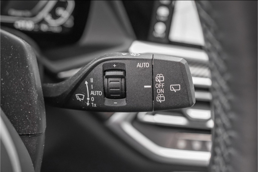 BMW X5 xDrive45e M-Sport Pano HUD Driving Ass Pro Laser Carbon H&K M-Stoel Elek Trekhaak