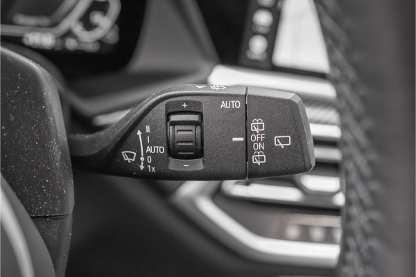 BMW X5 xDrive45e M-Sport Pano HUD Driving Ass Pro Laser Carbon H&K M-Stoel Elek Trekhaak