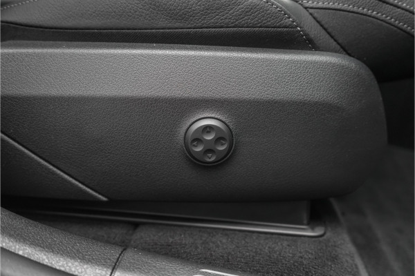 Mercedes-Benz GLC Coupé 300e 4MATIC Luxury Line Pano Keyless Memory Trekhaak