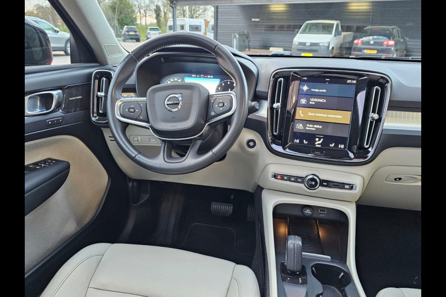Volvo XC40 2.0 T5 AWD R-Design Intro Edition | Pano | Trekhaak | Leder | Stuur - & stoelverwarming | Blis | App-connect | Elektr. verstelbare stoelen | Elek. achterklep | 360 camera |