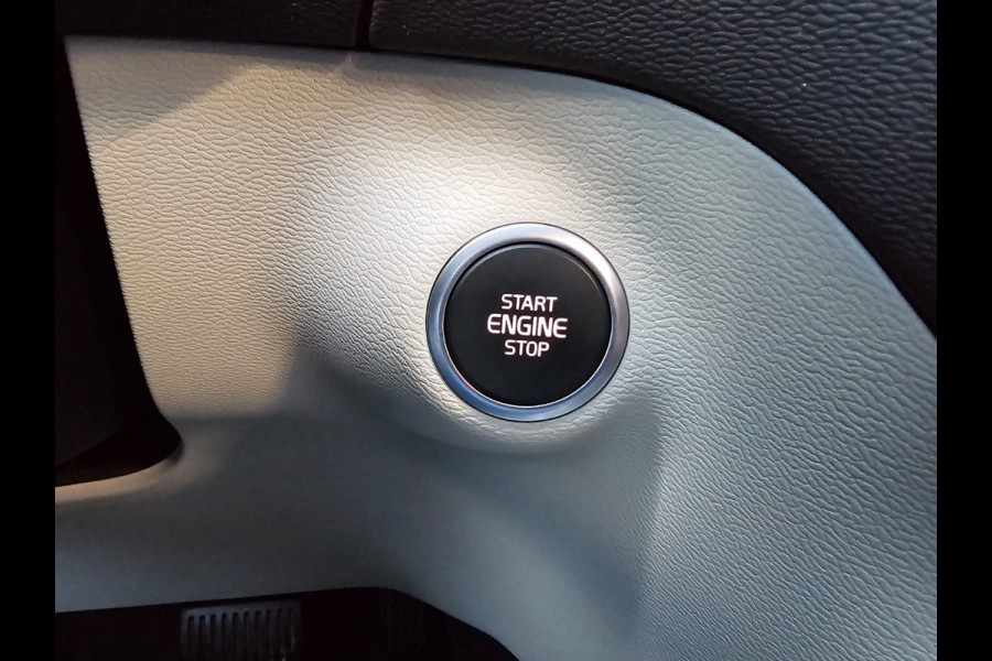 Volvo XC40 2.0 T5 AWD R-Design Intro Edition | Pano | Trekhaak | Leder | Stuur - & stoelverwarming | Blis | App-connect | Elektr. verstelbare stoelen | Elek. achterklep | 360 camera |