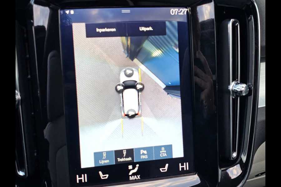 Volvo XC40 2.0 T5 AWD R-Design Intro Edition | Pano | Trekhaak | Leder | Stuur - & stoelverwarming | Blis | App-connect | Elektr. verstelbare stoelen | Elek. achterklep | 360 camera |