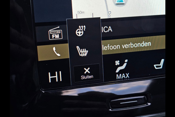 Volvo XC40 2.0 T5 AWD R-Design Intro Edition | Pano | Trekhaak | Leder | Stuur - & stoelverwarming | Blis | App-connect | Elektr. verstelbare stoelen | Elek. achterklep | 360 camera |