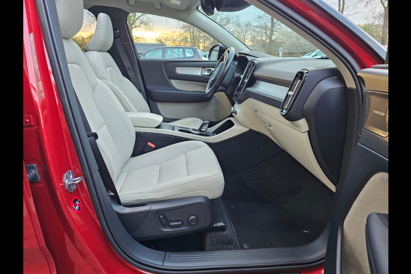 Volvo XC40 2.0 T5 AWD R-Design Intro Edition | Pano | Trekhaak | Leder | Stuur - & stoelverwarming | Blis | App-connect | Elektr. verstelbare stoelen | Elek. achterklep | 360 camera |