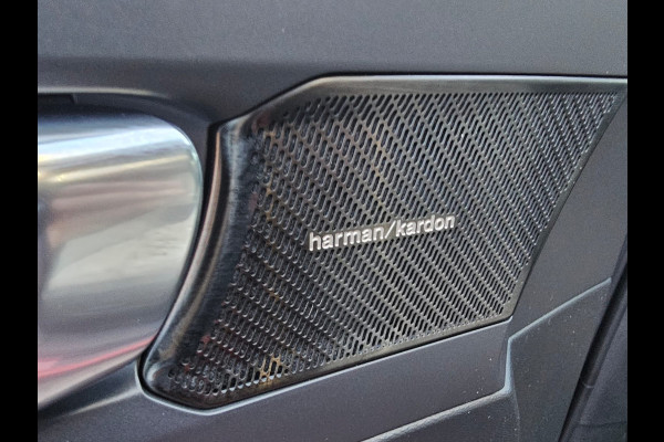 Volvo XC40 2.0 T5 AWD R-Design Intro Edition | Pano | Trekhaak | Leder | Stuur - & stoelverwarming | Blis | App-connect | Elektr. verstelbare stoelen | Elek. achterklep | 360 camera |