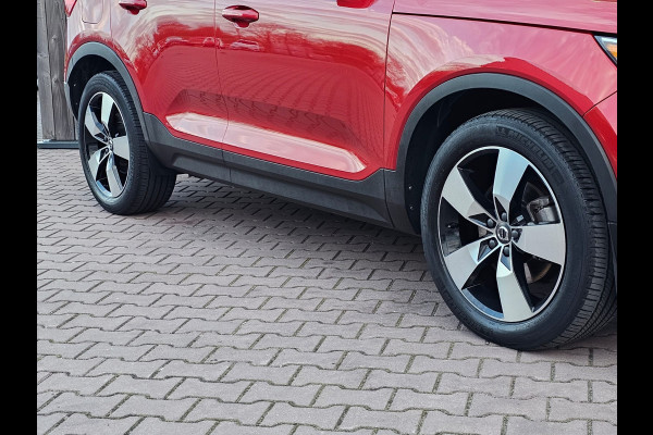 Volvo XC40 2.0 T5 AWD R-Design Intro Edition | Pano | Trekhaak | Leder | Stuur - & stoelverwarming | Blis | App-connect | Elektr. verstelbare stoelen | Elek. achterklep | 360 camera |