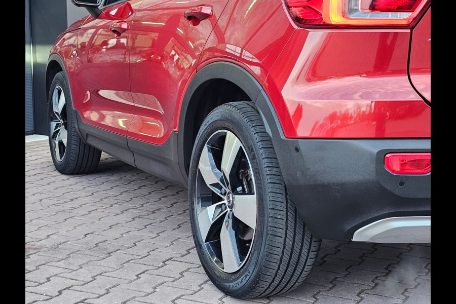 Volvo XC40 2.0 T5 AWD R-Design Intro Edition | Pano | Trekhaak | Leder | Stuur - & stoelverwarming | Blis | App-connect | Elektr. verstelbare stoelen | Elek. achterklep | 360 camera |