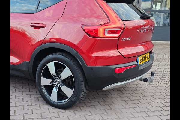 Volvo XC40 2.0 T5 AWD R-Design Intro Edition | Pano | Trekhaak | Leder | Stuur - & stoelverwarming | Blis | App-connect | Elektr. verstelbare stoelen | Elek. achterklep | 360 camera |