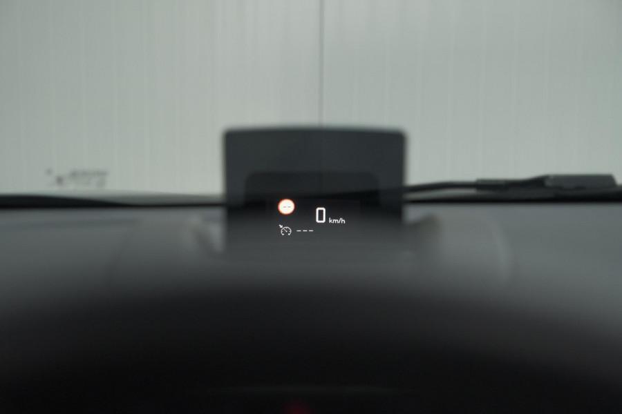 Citroën C3 Aircross PureTech 130 EAT6 Shine | Schuif-/Kanteldak | Camera | Dodehoekdetectie | Head-Up Display