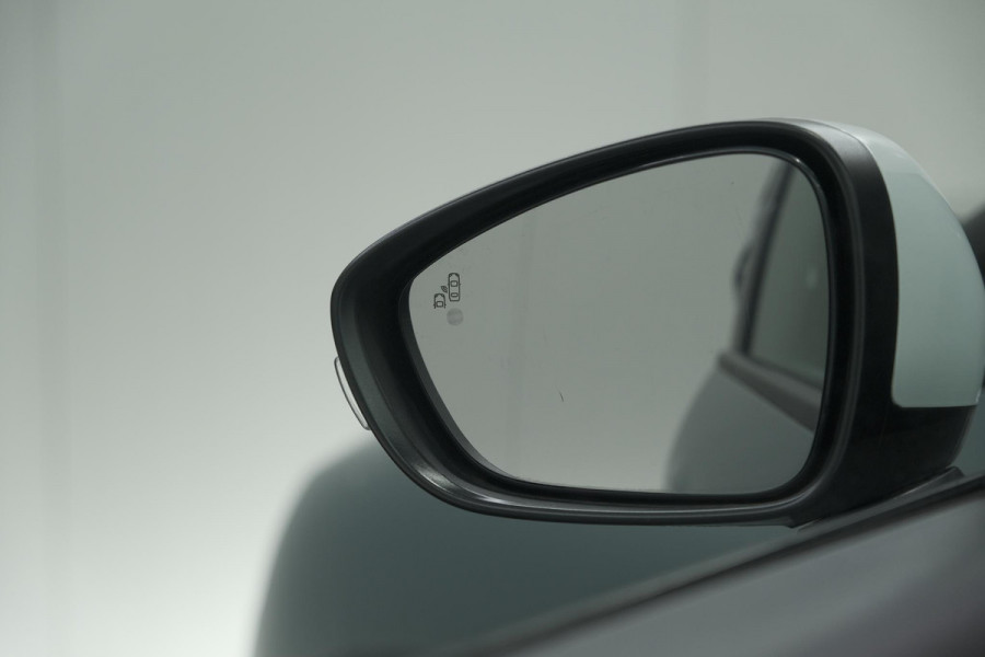 Citroën C3 Aircross PureTech 130 EAT6 Shine | Schuif-/Kanteldak | Camera | Dodehoekdetectie | Head-Up Display