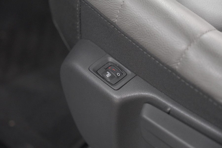 Citroën C3 Aircross PureTech 130 EAT6 Shine | Schuif-/Kanteldak | Camera | Dodehoekdetectie | Head-Up Display