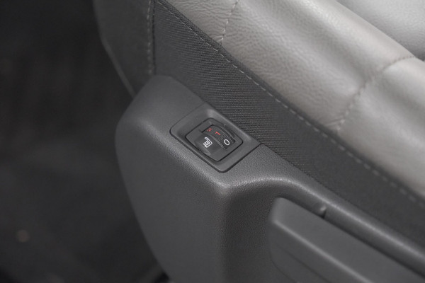 Citroën C3 Aircross PureTech 130 EAT6 Shine | Schuif-/Kanteldak | Camera | Dodehoekdetectie | Head-Up Display