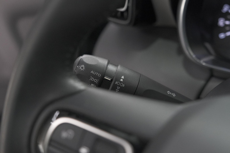 Citroën C3 Aircross PureTech 130 EAT6 Shine | Schuif-/Kanteldak | Camera | Dodehoekdetectie | Head-Up Display