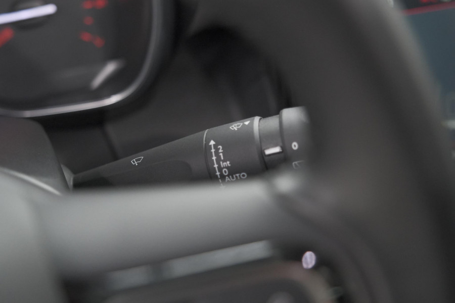 Citroën C3 Aircross PureTech 130 EAT6 Shine | Schuif-/Kanteldak | Camera | Dodehoekdetectie | Head-Up Display