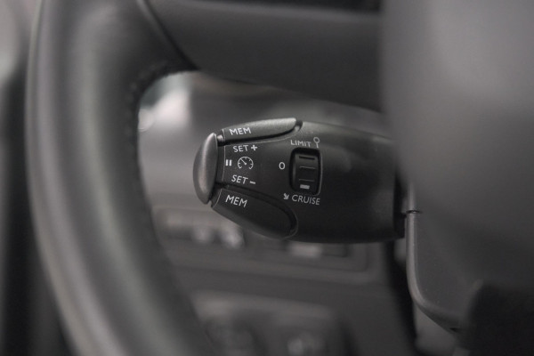 Citroën C3 Aircross PureTech 130 EAT6 Shine | Schuif-/Kanteldak | Camera | Dodehoekdetectie | Head-Up Display