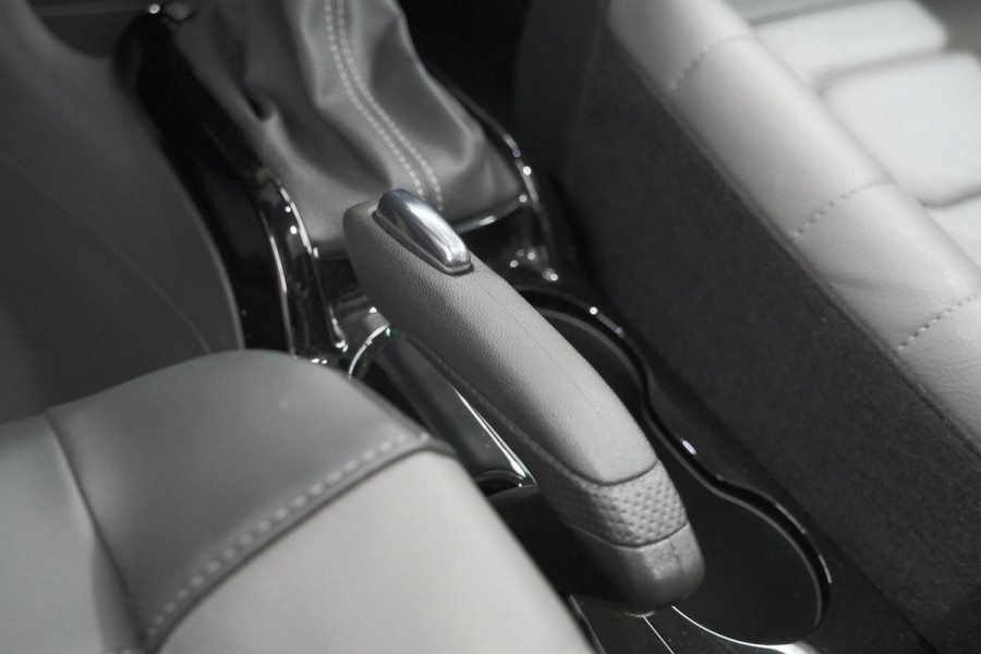 Citroën C3 Aircross PureTech 130 EAT6 Shine | Schuif-/Kanteldak | Camera | Dodehoekdetectie | Head-Up Display