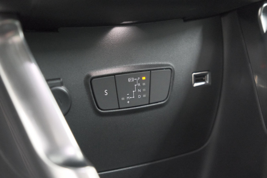 Citroën C3 Aircross PureTech 130 EAT6 Shine | Schuif-/Kanteldak | Camera | Dodehoekdetectie | Head-Up Display