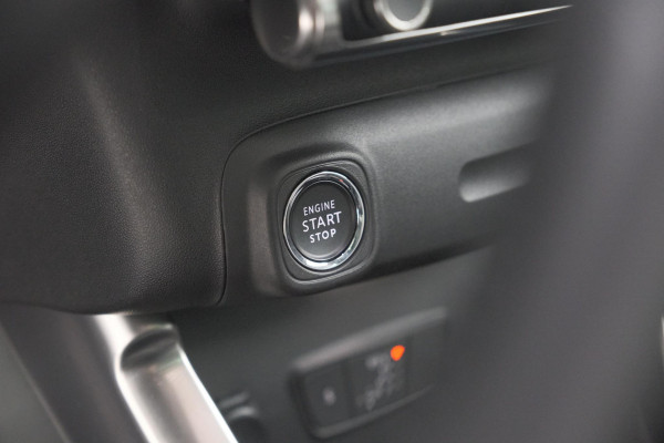 Citroën C3 Aircross PureTech 130 EAT6 Shine | Schuif-/Kanteldak | Camera | Dodehoekdetectie | Head-Up Display