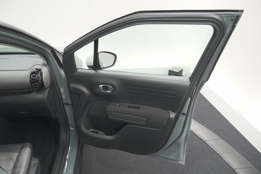 Citroën C3 Aircross PureTech 130 EAT6 Shine | Schuif-/Kanteldak | Camera | Dodehoekdetectie | Head-Up Display