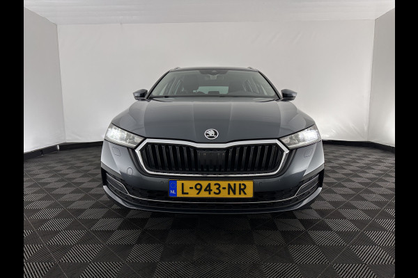 Škoda Octavia Combi 1.0 TSI Business Edition Plus (INCL.BTW) *FULL-LED | NAVI-FULLMAP | HEATED-COMFORTSEATS | DIGI-COCKPIT | CAMERA | KEYLESS | DAB | AMBIENT-LIGHT | PRIVACY-GLASS | ECC | PDC | CRUISE | 17''ALU*